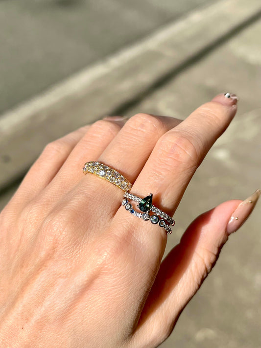 高級感あふれるシックで上品なコーデ