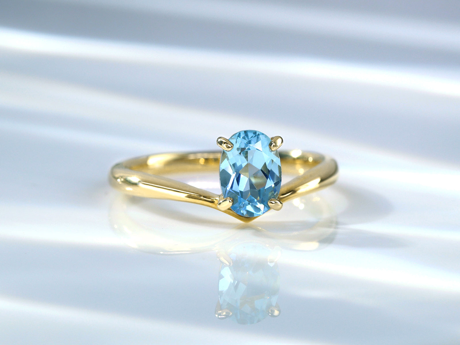 COLOR BRIDAL GEMSTONES ー アクアマリンの婚約指輪