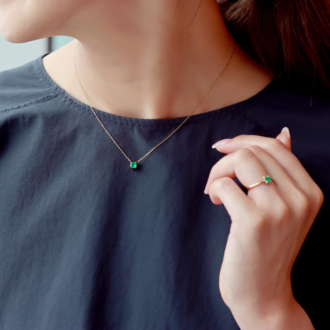 【即日発送】エメラルド(コロンビア産/スクエア) K18/PTネックレス・セラム