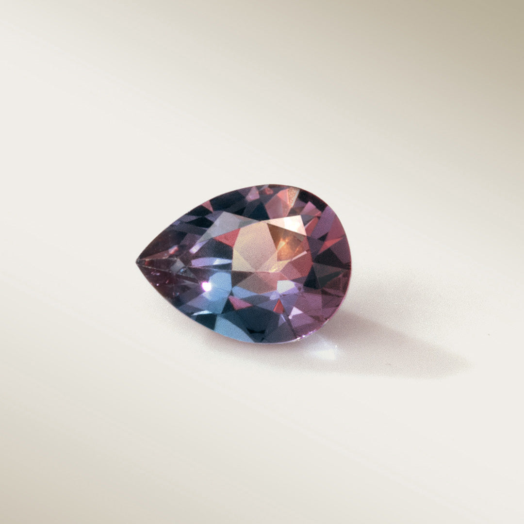 【Tales of Her】ベキリーブルーガーネット×マルチカラージュエル PTペンダントトップ・クロマプリュメ