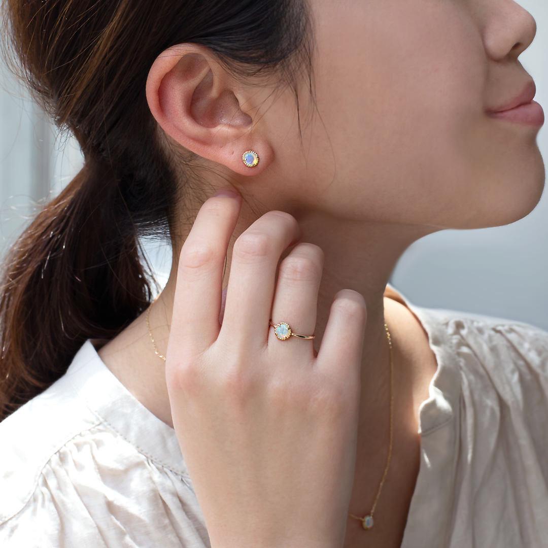 【在庫限り・即日発送】オパール(オーストラリア産) K10ピアス・エキューム