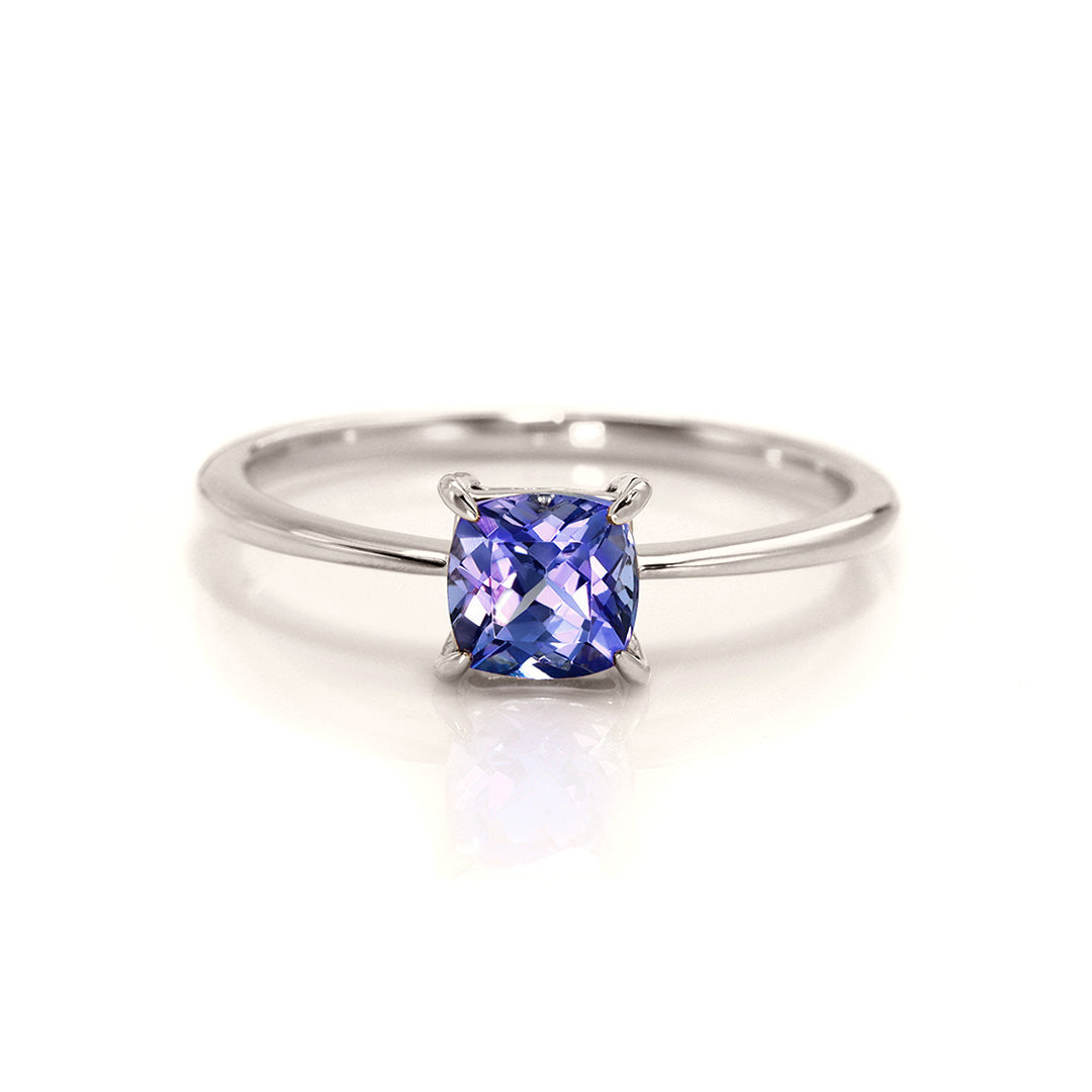 【在庫限り・即日発送】タンザナイト(ディープカラー) K18/PTリング・セラム(5mm×5mm)