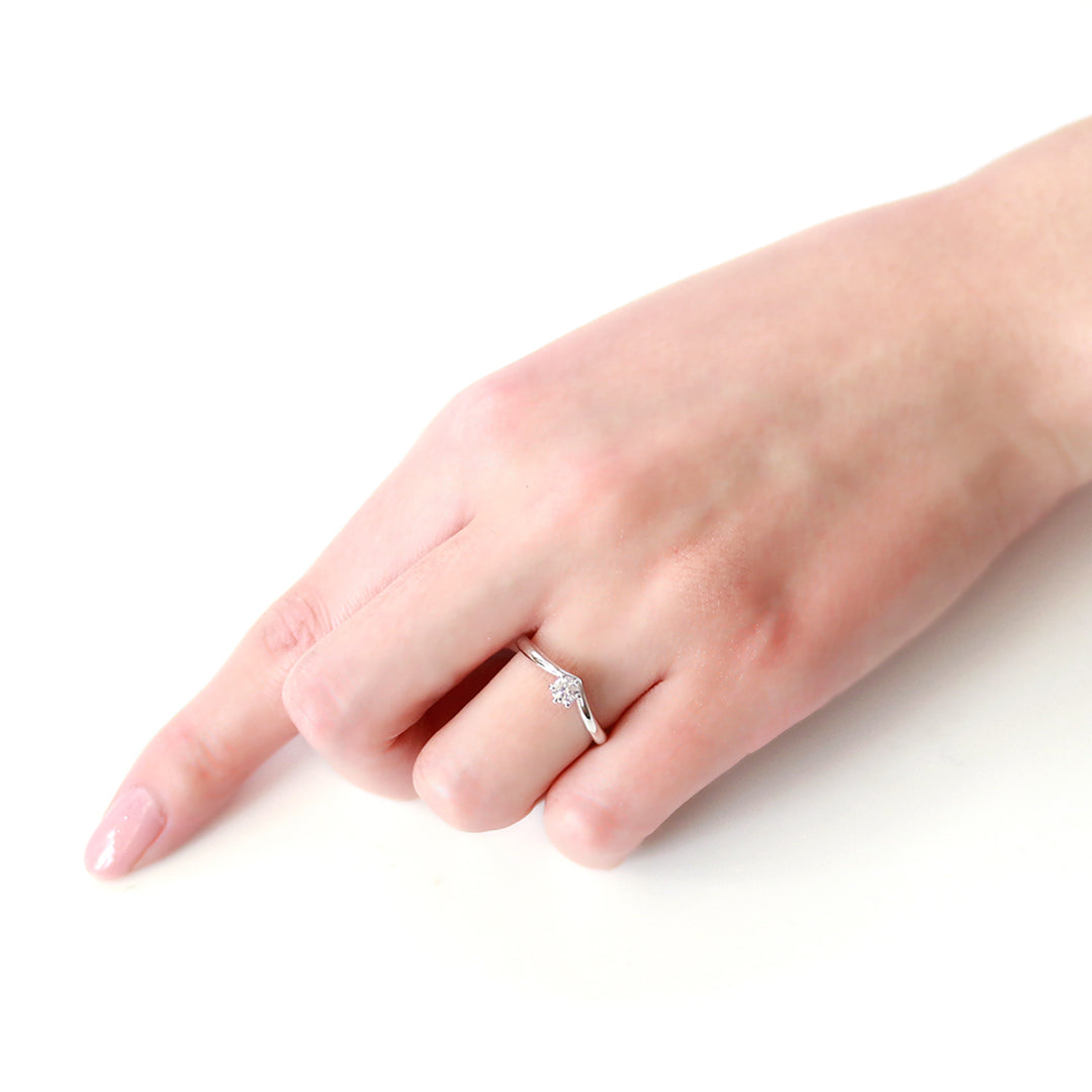 ダイヤモンド K18/PTリング・テュリプ