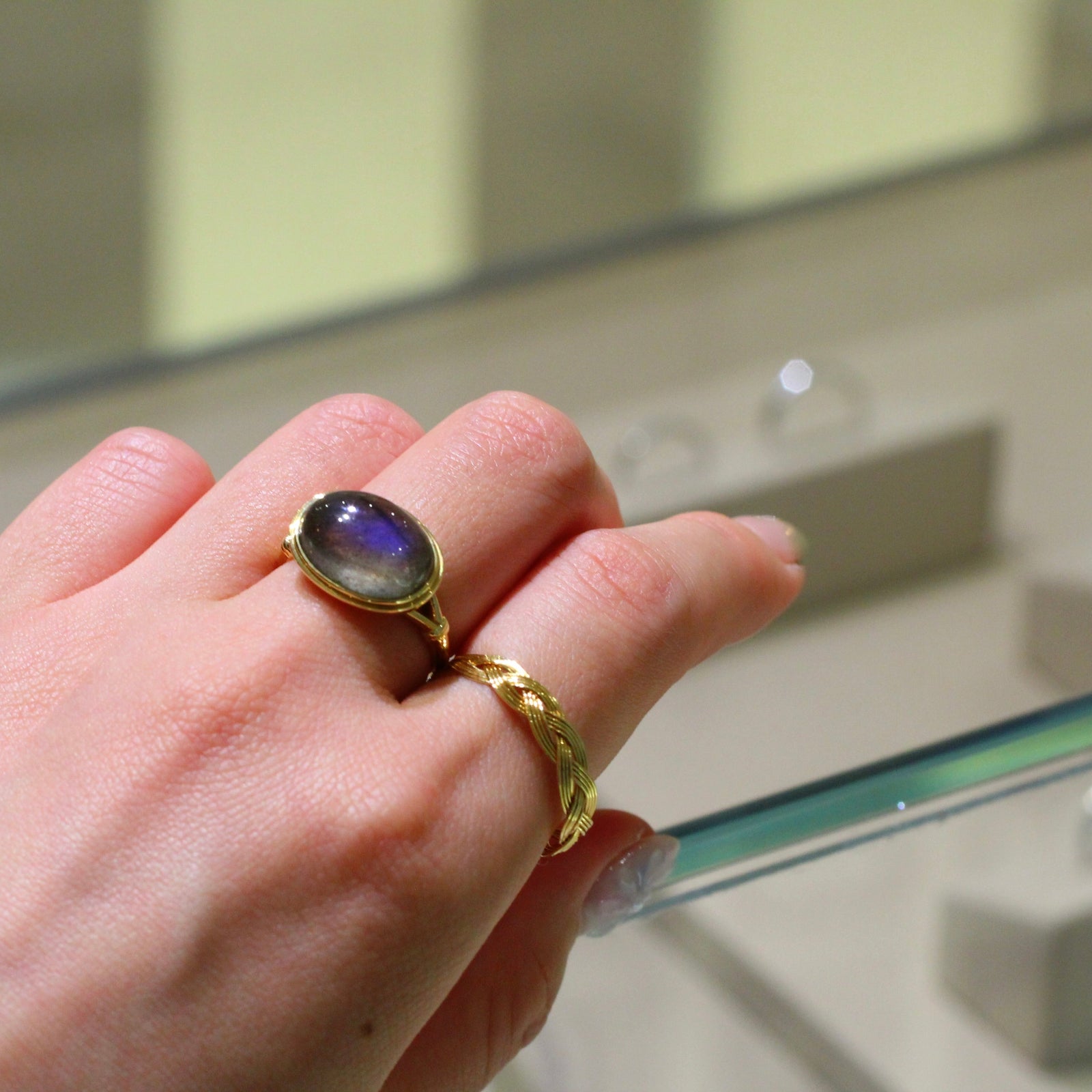 上品な印象になる引き算コーデ