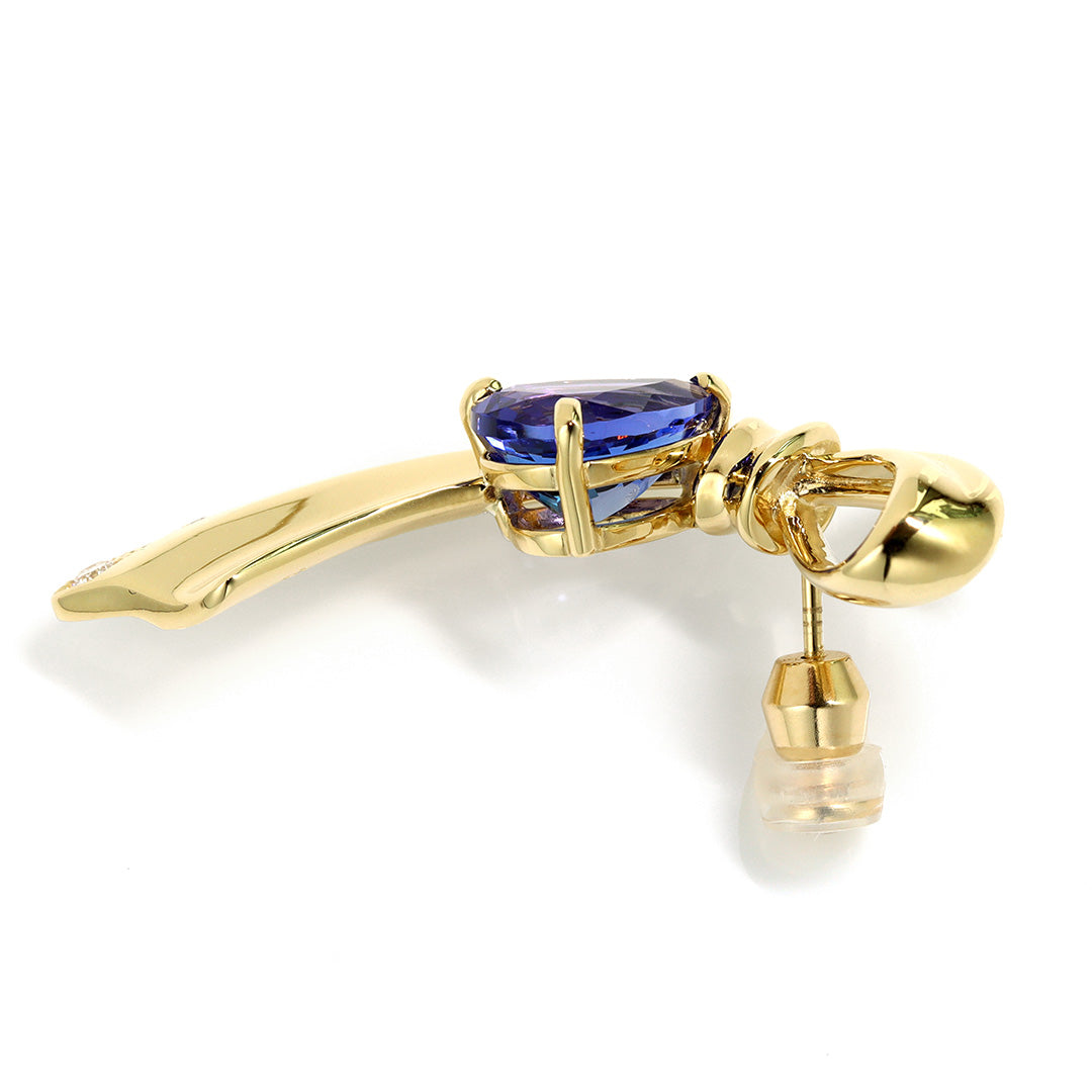 【店舗限定】タンザナイト K18YG ピアス（左）・ヌードゥレーヴ