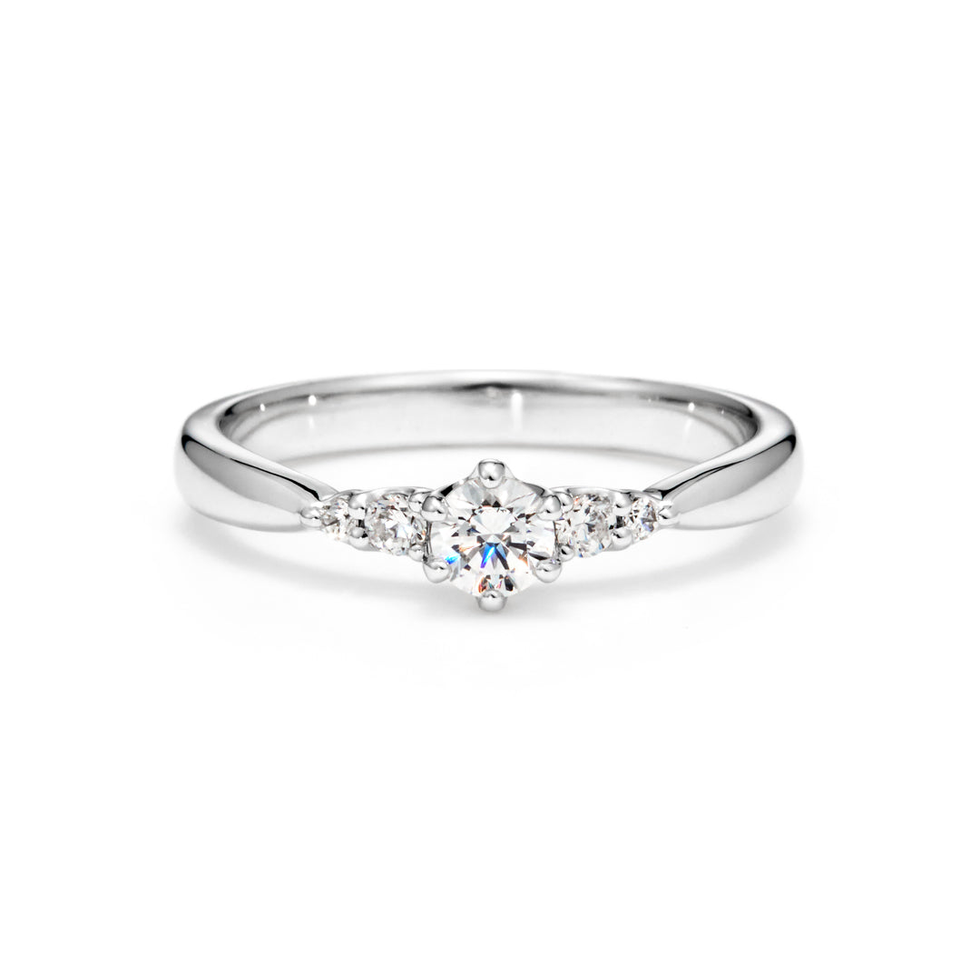 ダイヤモンド K18/PTリング・サイドストーン