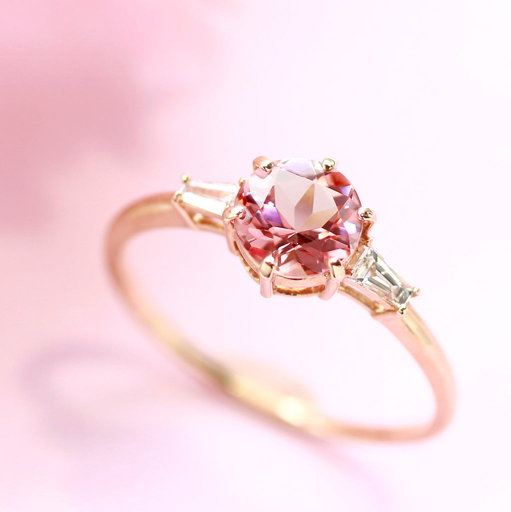 ビズー フルリール 桜色マラヤガーネット k18 リング  ダイヤモンド